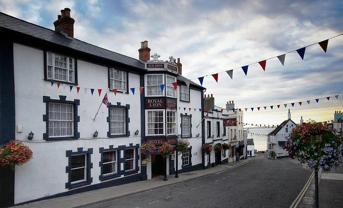 royal lion restaurant in lyme regis